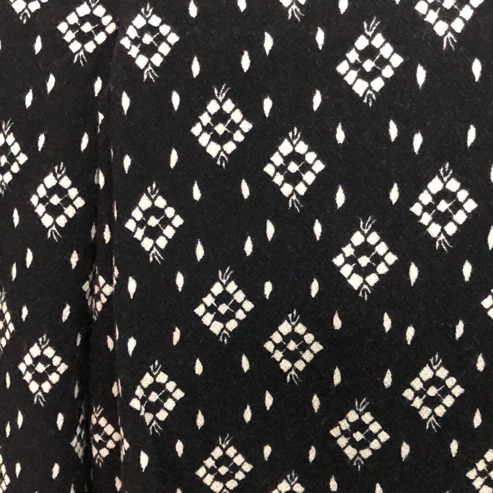 Universal Threads black print hi lo top - Picture 6 of 6